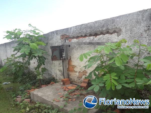Estrutura do Centro de Controle de Zoonoses de Floriano &eacute; prec&aacute;ria.(Imagem:FlorianoNews)