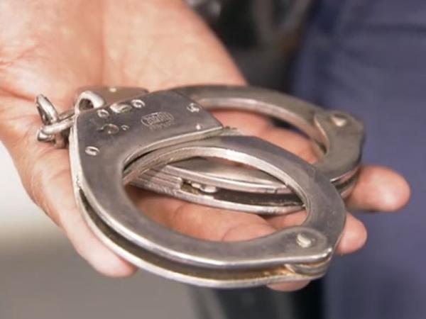 Justiça concede prisão domiciliar de mulher presa após assassinar o marido na frente da filha no PI