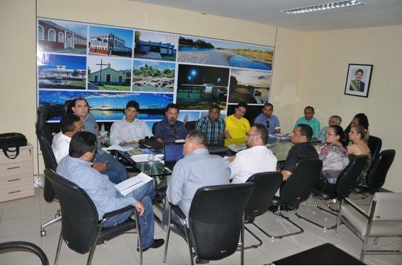 Reunião entre prefeito e secretários discute programação do aniversário de Floriano