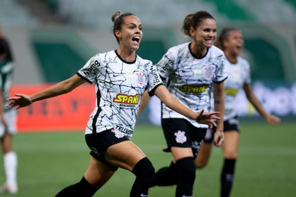 Corinthians vence Palmeiras e abre vantagem na final do Brasileirão Feminino