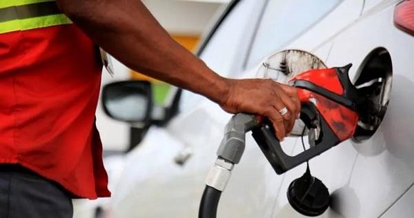 Governo do Piauí sanciona lei que reduz ICMS sobre o preço da gasolina, energia e comunicação