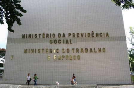 Ministério do Trabalho será fatiado em duas secretarias