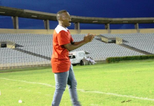 Paulo Isidoro vê evolução do Caiçara e valoriza postura: "Equipe está coesa"