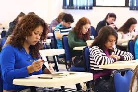 MEC divulga lista de 270 cursos que terão o vestibular suspenso