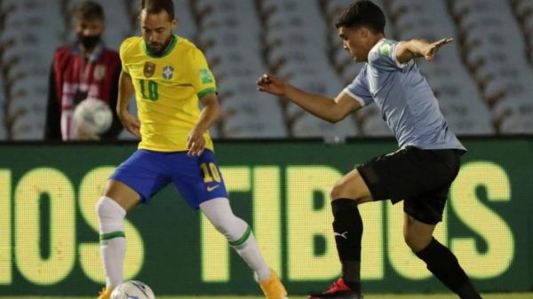 Após jogo contra o Brasil, Uruguai confirma novos casos de covid-19