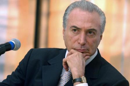Oposição quer impeachment; base aliada defende Temer