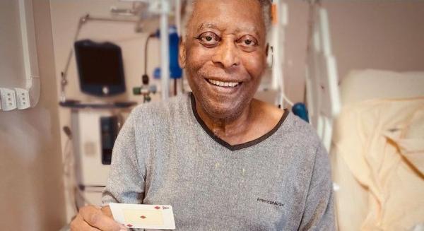 Pelé receberá alta nesta quinta-feira (30), após quase um mês internado