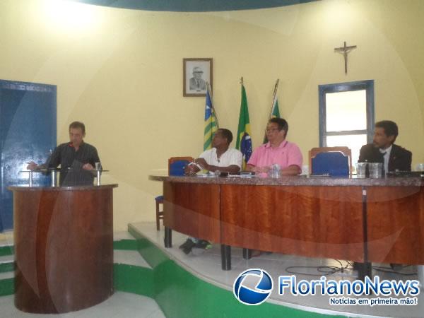 Professores participam de debate sobre redu&ccedil;&atilde;o da maioridade penal em Floriano(Imagem:FlorianoNews)