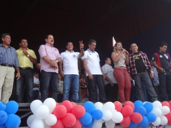 Conven&ccedil;&atilde;o homologa candidatura de Gleydson Resende e Claudim&ecirc; Lima em Bar&atilde;o de Graja&uacute;.(Imagem:FlorianoNews)