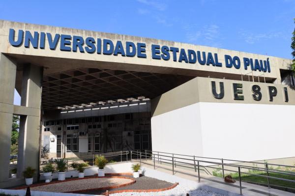 Uespi completa 40 anos e Rafael Fonteles determina "choque educacional" para elevar nível acadêmico