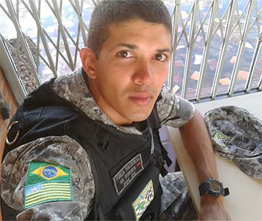 Filho que viu tudo pediu para não matar pai; velório no Rone