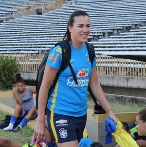 Andreia mostra orgulho por defender o Tiradentes-PI e crava: "No time certo"