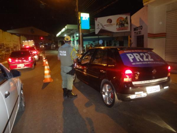 Pol&iacute;cia Militar realizou blitz no centro de Floriano,(Imagem:FlorianoNews)