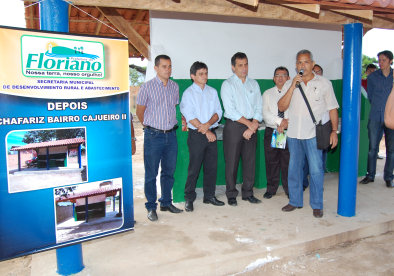 Moradores marcaram presença na inauguração de chafariz público do bairro Cajueiro II