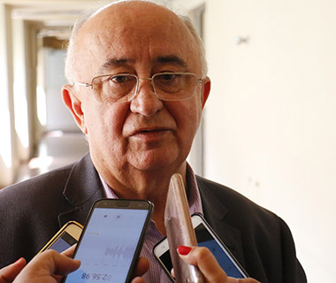 Júlio César diz ter "alguém" com interesse de excluir o PSD da chapa