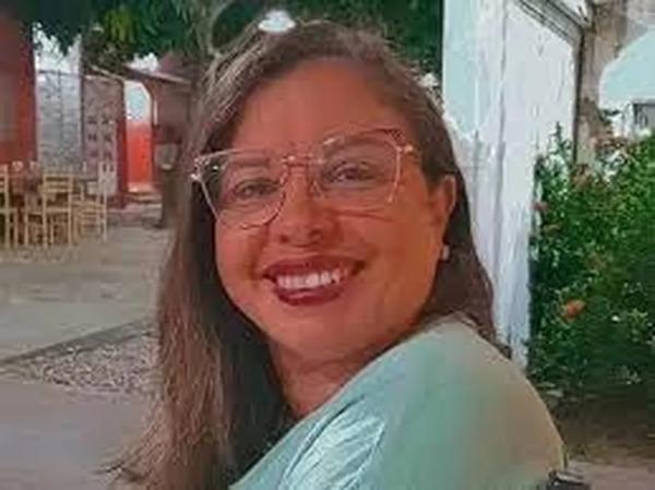 Enfermeira morre após cair de motocicleta e ser atropelada por caminhão no litoral do Piauí