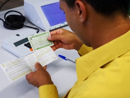 Eleitor tem até amanhã para justificar ausência no segundo turno