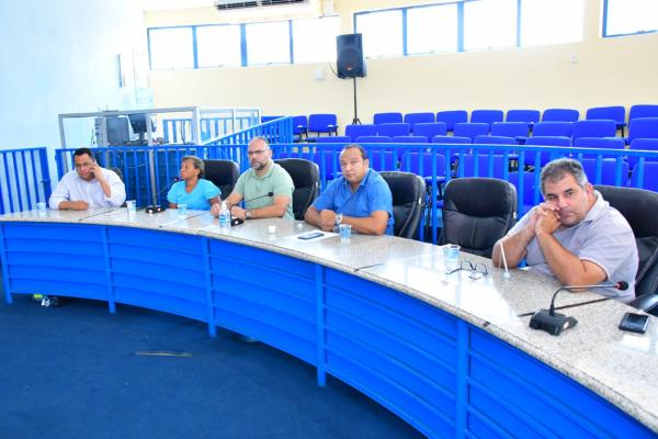 Poder Legislativo de Floriano recebe organização assistencial para reunião.(Imagem:CMF)