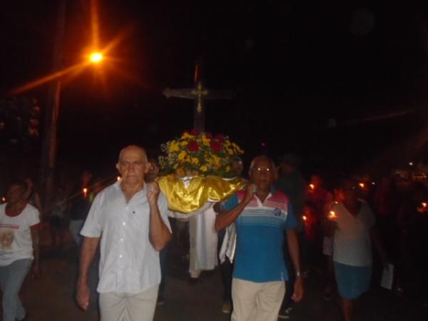 Festejo de Santa Cruz &eacute; encerrado com prociss&atilde;o e missa solene em Floriano.(Imagem:FlorianoNews)
