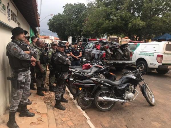 Pol&iacute;cia de Uru&ccedil;u&iacute; realiza megaopera&ccedil;&atilde;o e recupera motocicletas roubadas.(Imagem:Pol&iacute;cia Militar)