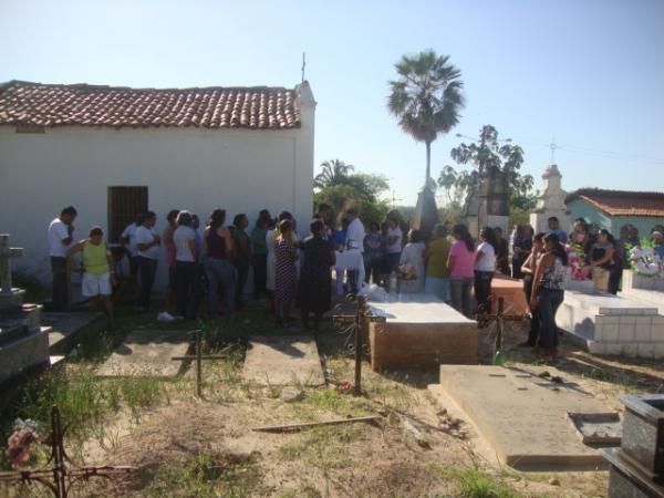 Missa no cemiterio de barao de grajau(Imagem:reda&ccedil;&atilde;o)