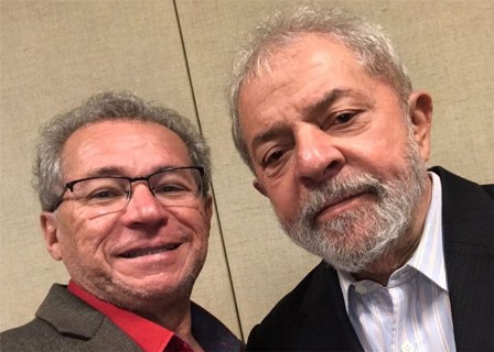 Assis anuncia visita de Lula ao Piauí em ato na capital por eleições diretas