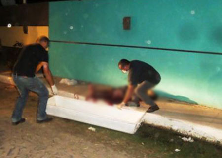 Homem é morto a facadas ao se envolver em briga de bar
