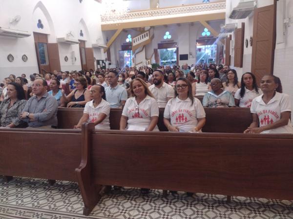 Missa em A&ccedil;&atilde;o de Gra&ccedil;as celebra os 54 anos de vida de Dom J&uacute;lio C&eacute;sar e os 17 anos da Diocese de Floriano.(Imagem:FlorianoNews)