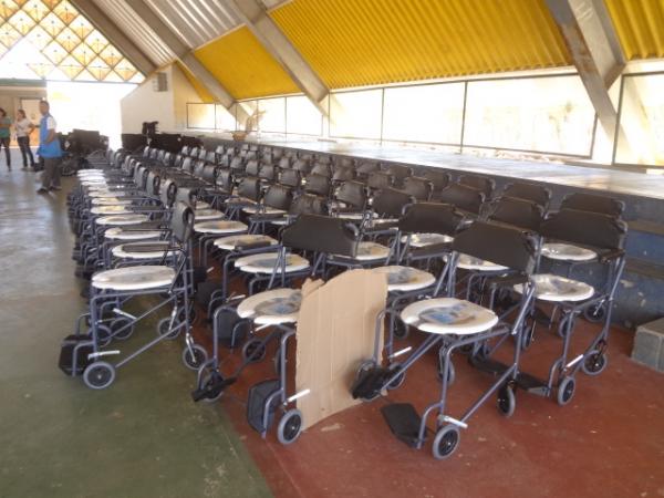CEIR Móvel realiza entrega de produtos ortopédicos em Floriano