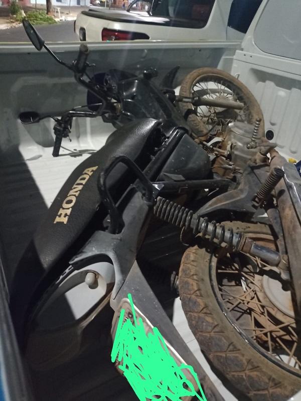 Polícia Militar de Floriano prende suspeito em posse de moto e celular de origem duvidosa