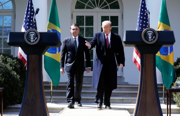 Bolsonaro viaja para encontro com Trump neste sábado na Flórida