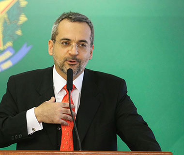 Ministro da Educação é alvo de inquérito do Ministério Público Federal