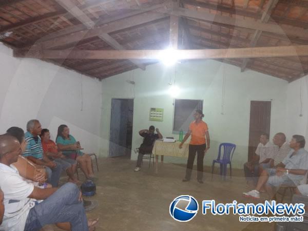 Associa&ccedil;&atilde;o de Moradores discutiu sobre a constru&ccedil;&atilde;o de igreja no bairro Cajueiro II.(Imagem:FlorianoNews)