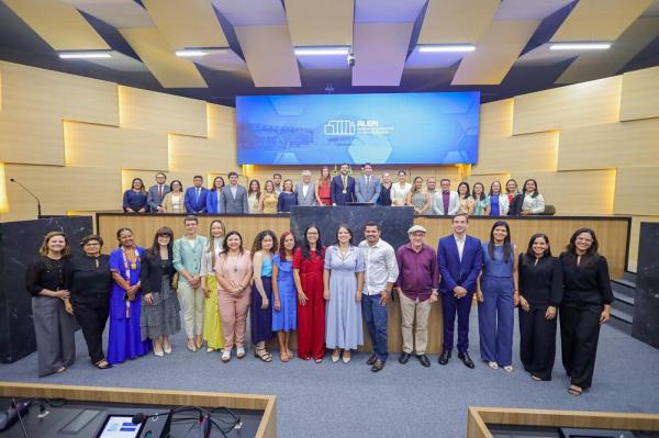Homenagem celebra lideran&ccedil;a e transforma&ccedil;&atilde;o na rede p&uacute;blica de ensino.(Imagem:Let&iacute;cia Santos)