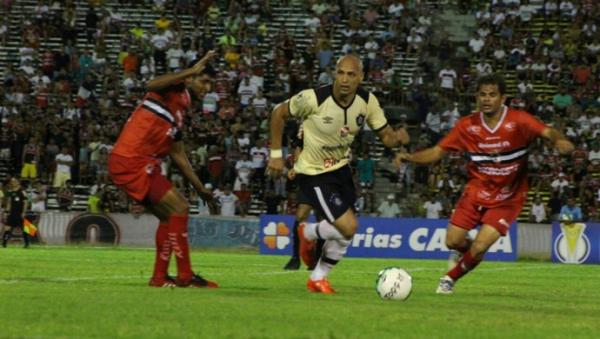 Em jogo com 1h de atraso, Remo bate River-PI e vence primeira na Série C