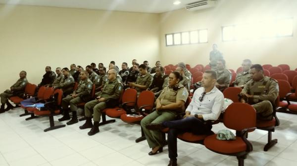 Militares do 3&deg; BPM de Floriano s&atilde;o treinados para registrar ocorr&ecirc;ncias.(Imagem:FlorianoNews)