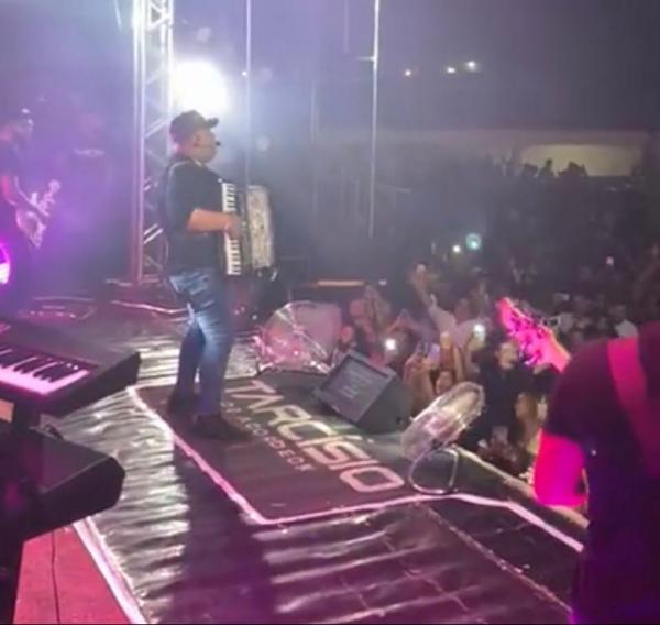 Tarcísio do Acordeon reúne multidão durante festa em cidade do Piauí.(Imagem:Divulgação)