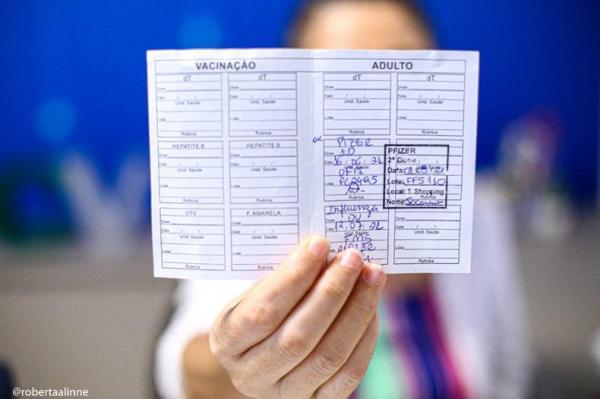 COE pede que governo exija dose de reforço no "passaporte de vacina"