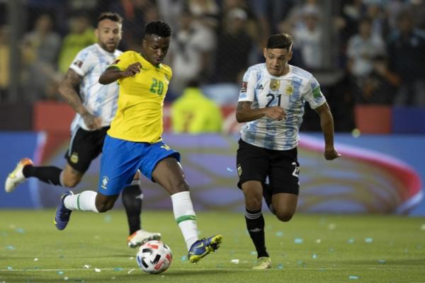 Brasil empata com a Argentina e mantém invencibilidade nas Eliminatórias