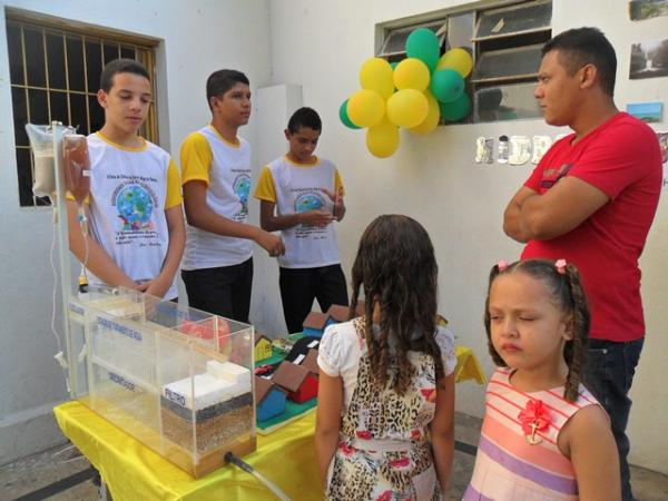 Realizada 2&ordf; Feira de Ci&ecirc;ncias da Escola Mega de Floriano.(Imagem:FlorianoNews)