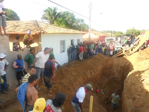 Operários morrem soterrados em obra de esgotamento sanitário em Marcos Parente