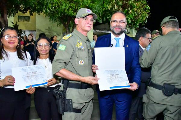 Câmara Municipal de Floriano homenageia 3ºBPM com entrega de Moção de Aplauso.(Imagem:CMF)