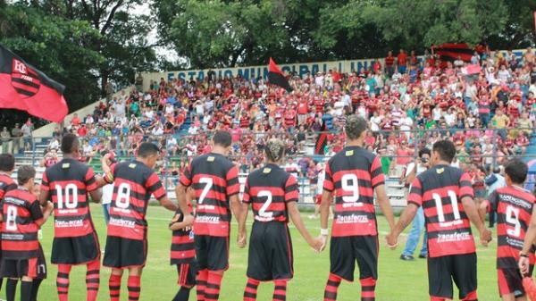 Elenco do Flamengo-PI aguarda estreia na Copa do Brasil.(Imagem:N&aacute;yra Mac&ecirc;do/GLOBOESPORTE.COM)