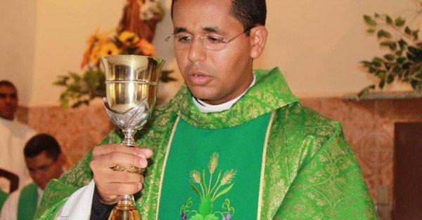 Padre que se relacionou com jovem é expulso da Diocese de Campo Maior
