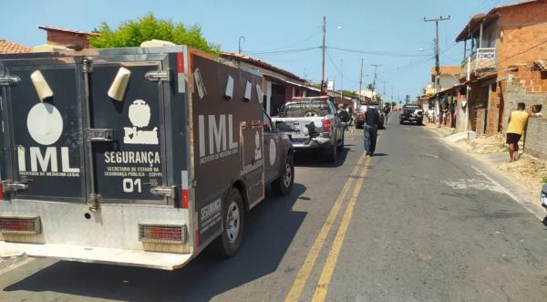 Homem é agredido e morto com mais de 10 tiros de pistola em Ilha Grande, Litoral do Piauí