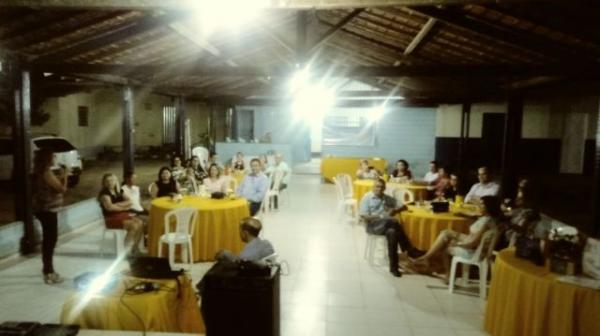 Rotary Club de Bar&atilde;o de Graja&uacute; promove palestra alusiva ao Dia das M&atilde;es.(Imagem:FlorianoNews)