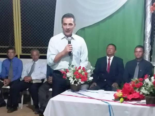 Prefeito de Floriano participa de evento evang&eacute;lico na Localidade Amolar.(Imagem:Waldemir Miranda)