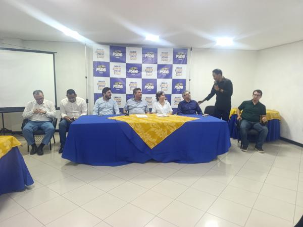 Deusdedit Neto toma posse como presidente do PSDB em Floriano e destaca reorganização do partido
