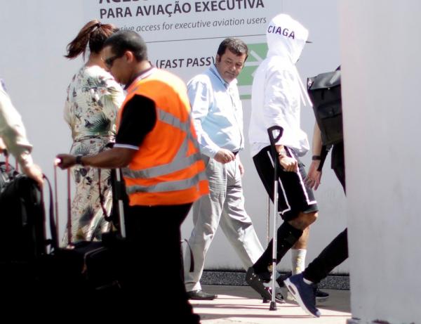 Cortado da Copa América por lesão, Neymar deixa hotel da Seleção em Brasília