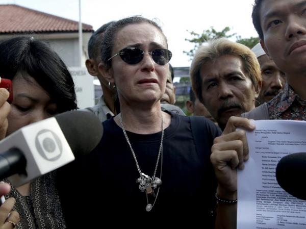 Familiares chegam ao local de execuções na Indonésia